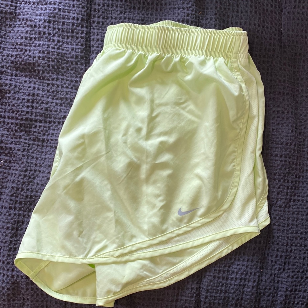 Nike Tempo Shorts 1X Yellow